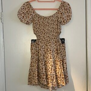Beige Floral Puff-Sleeve Mini Dress